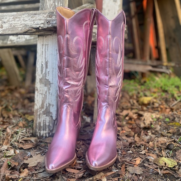 Metallic Pink Cowboy Boots - Picture 3 of 13